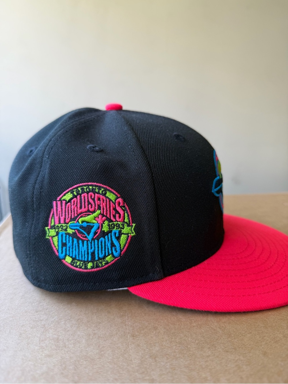 Limited edition Toronto blue jays fitted cap - Picture 2 of 6